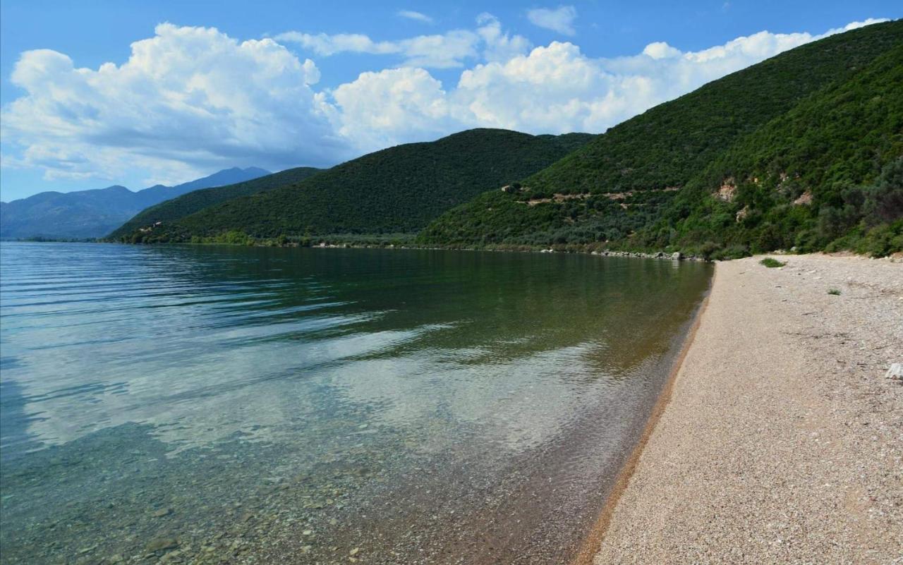 The Lake House" -Trichonida Lake Marathias  Exterior photo